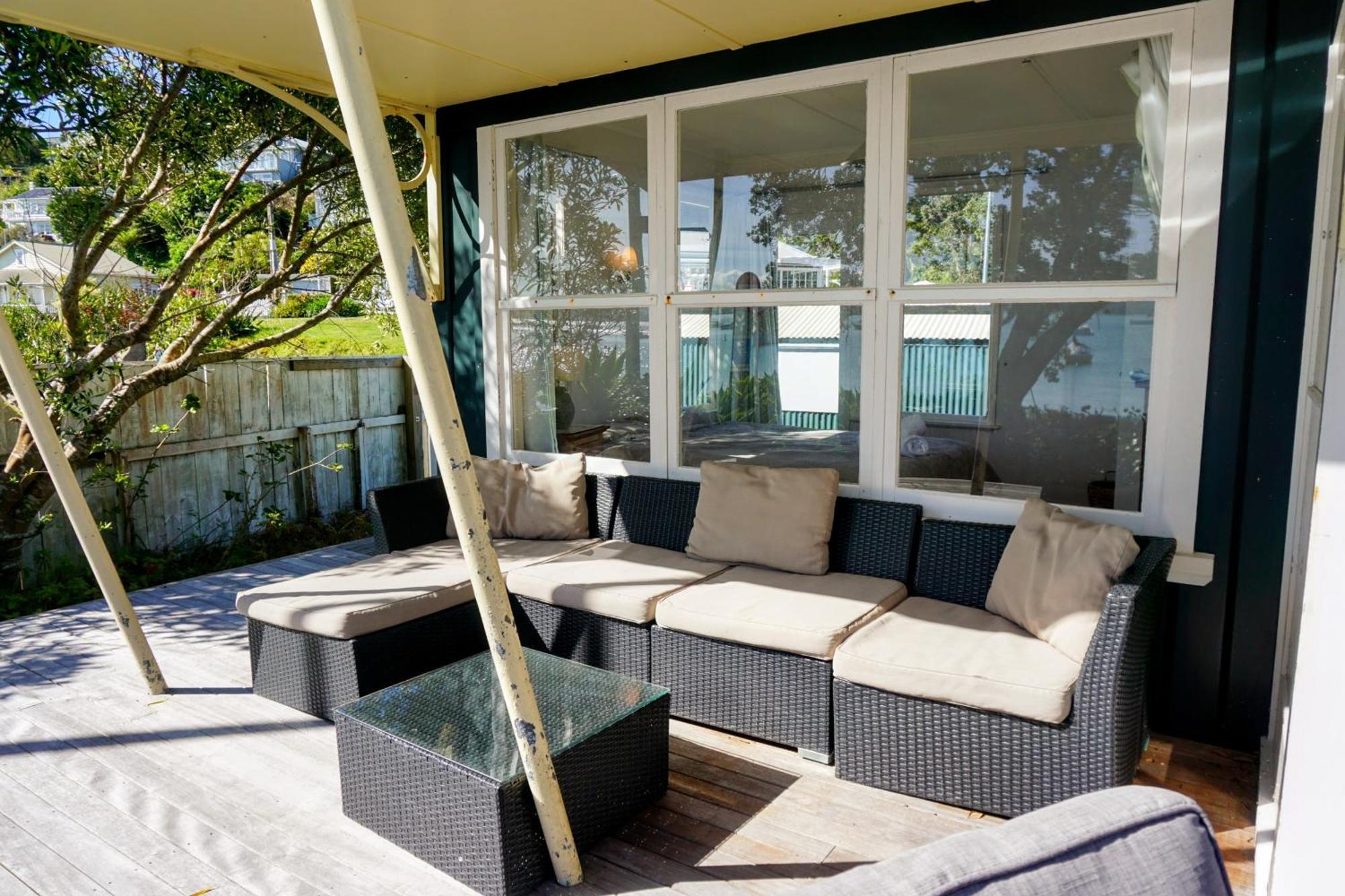 Last On The Strand, Russell - The Boathouse Exterior photo