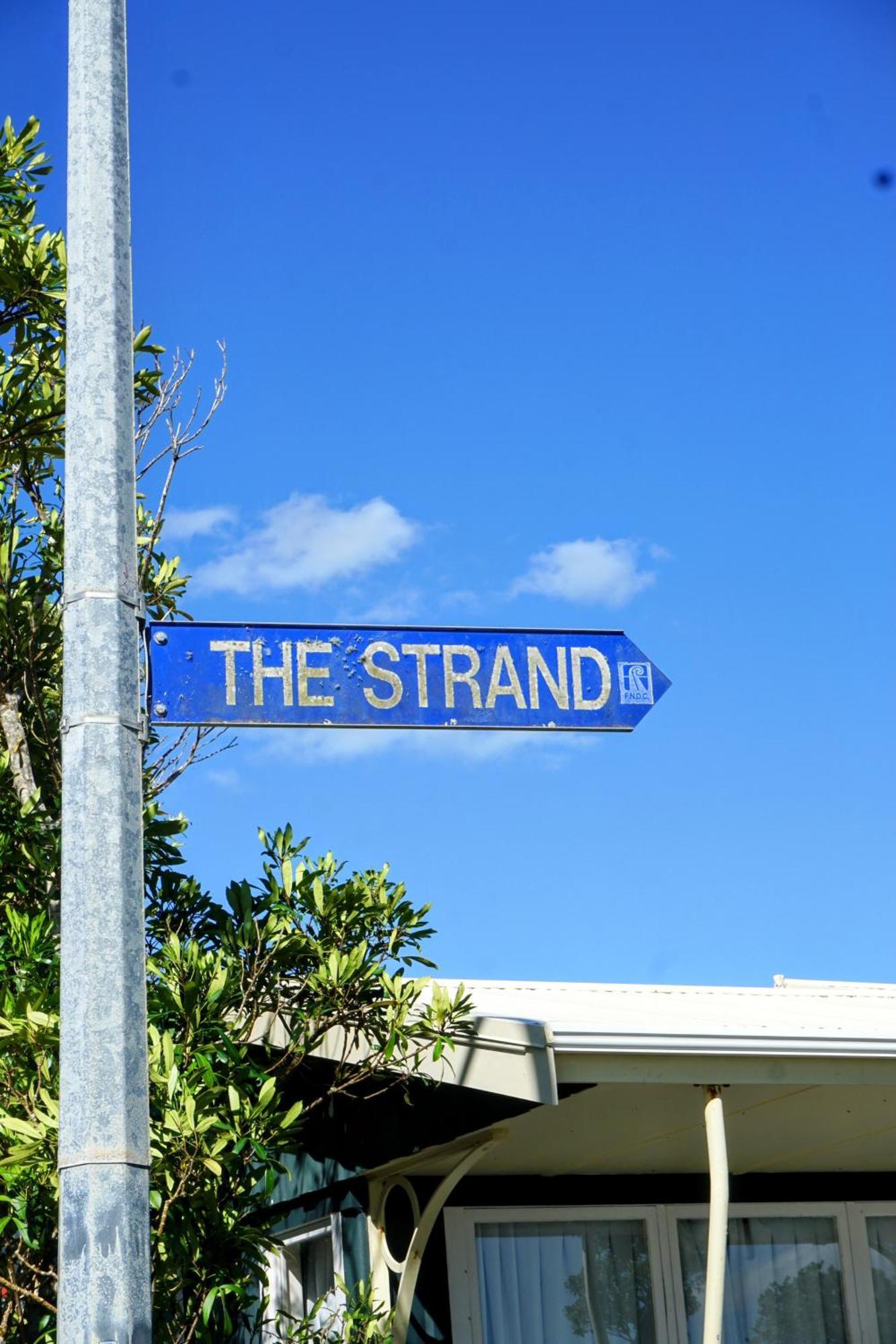 Last On The Strand, Russell - The Boathouse Exterior photo