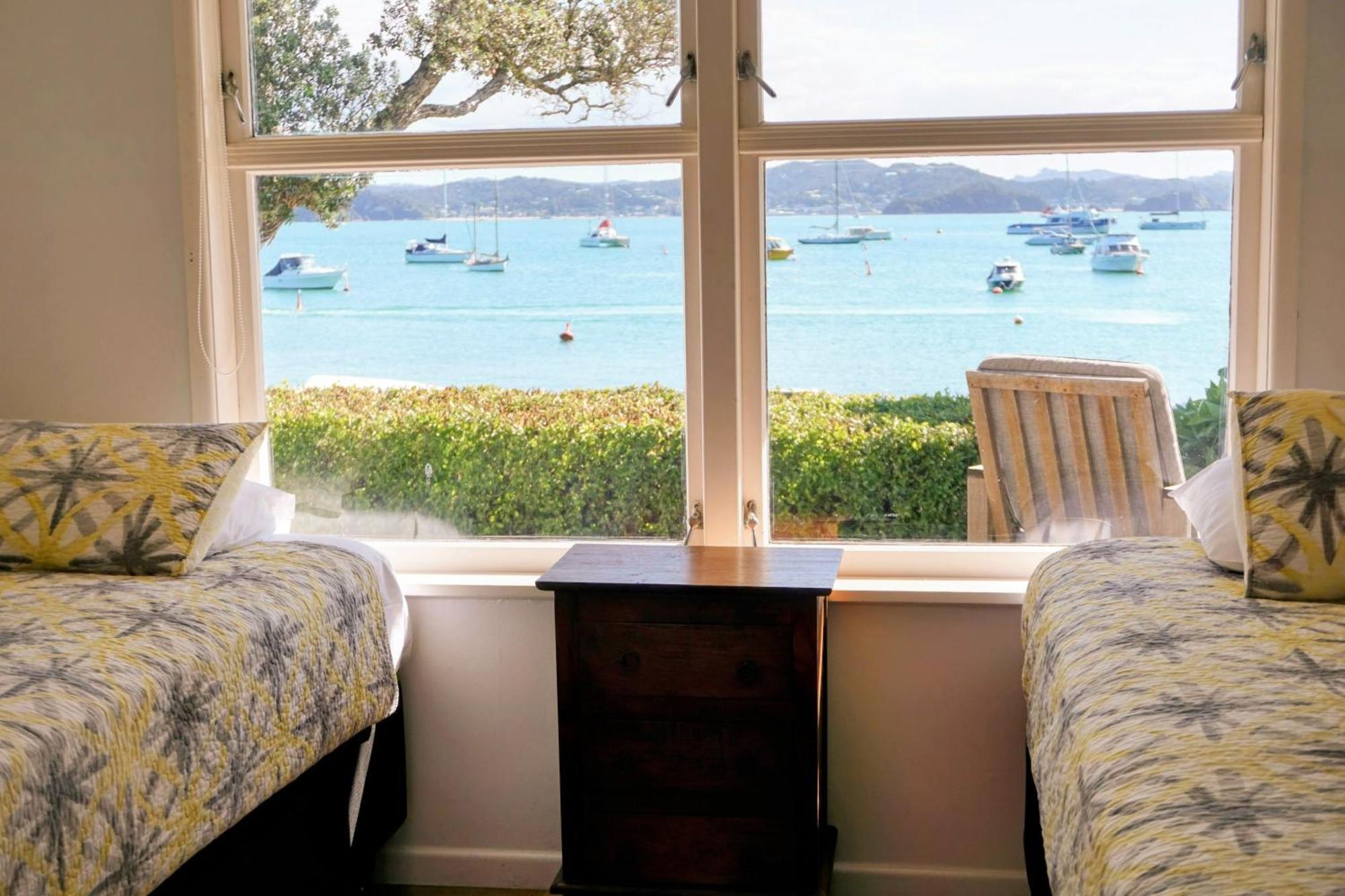 Last On The Strand, Russell - The Boathouse Exterior photo
